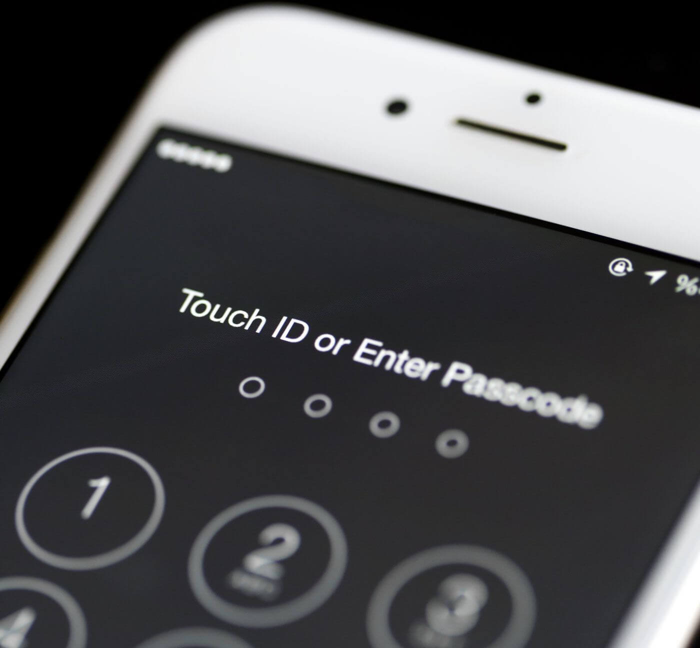 iPhone de Apple en pantalla de código de desbloqueo