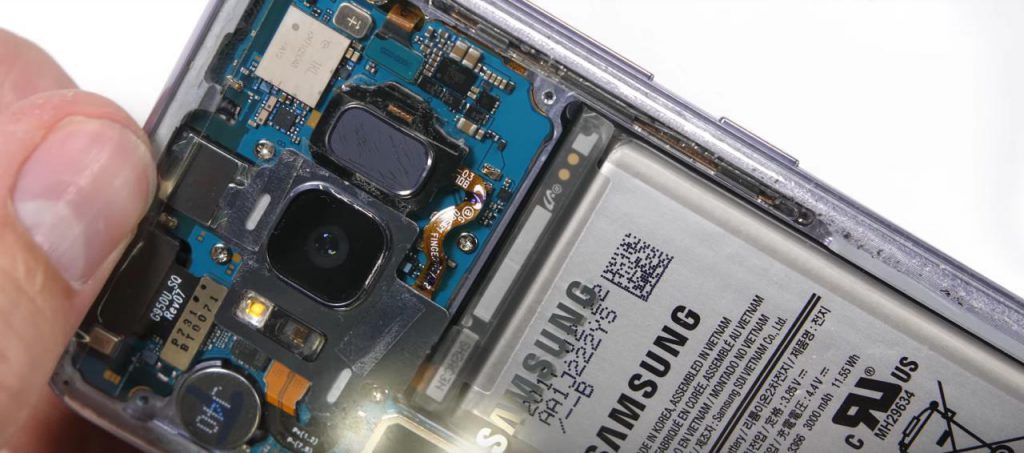 Samsung Galaxy S8 con carcasa trasera transparente: Samsung Galaxy S8 transparente