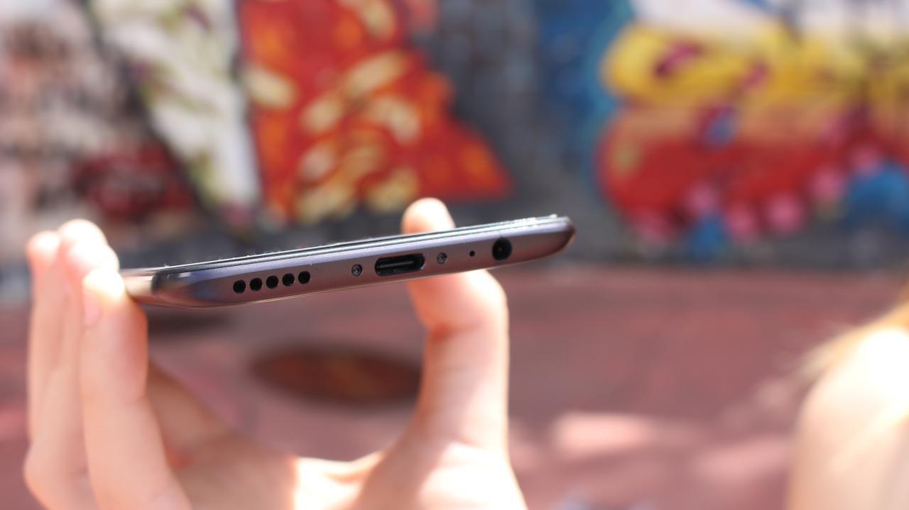 OnePlus 5 borde inferior